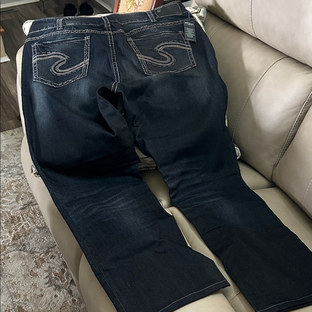 Silver Jeans Dark Indigo  Jeans with Contrast Stitching - Picture 2 of 8
